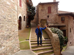 assisi-street-with-skiman